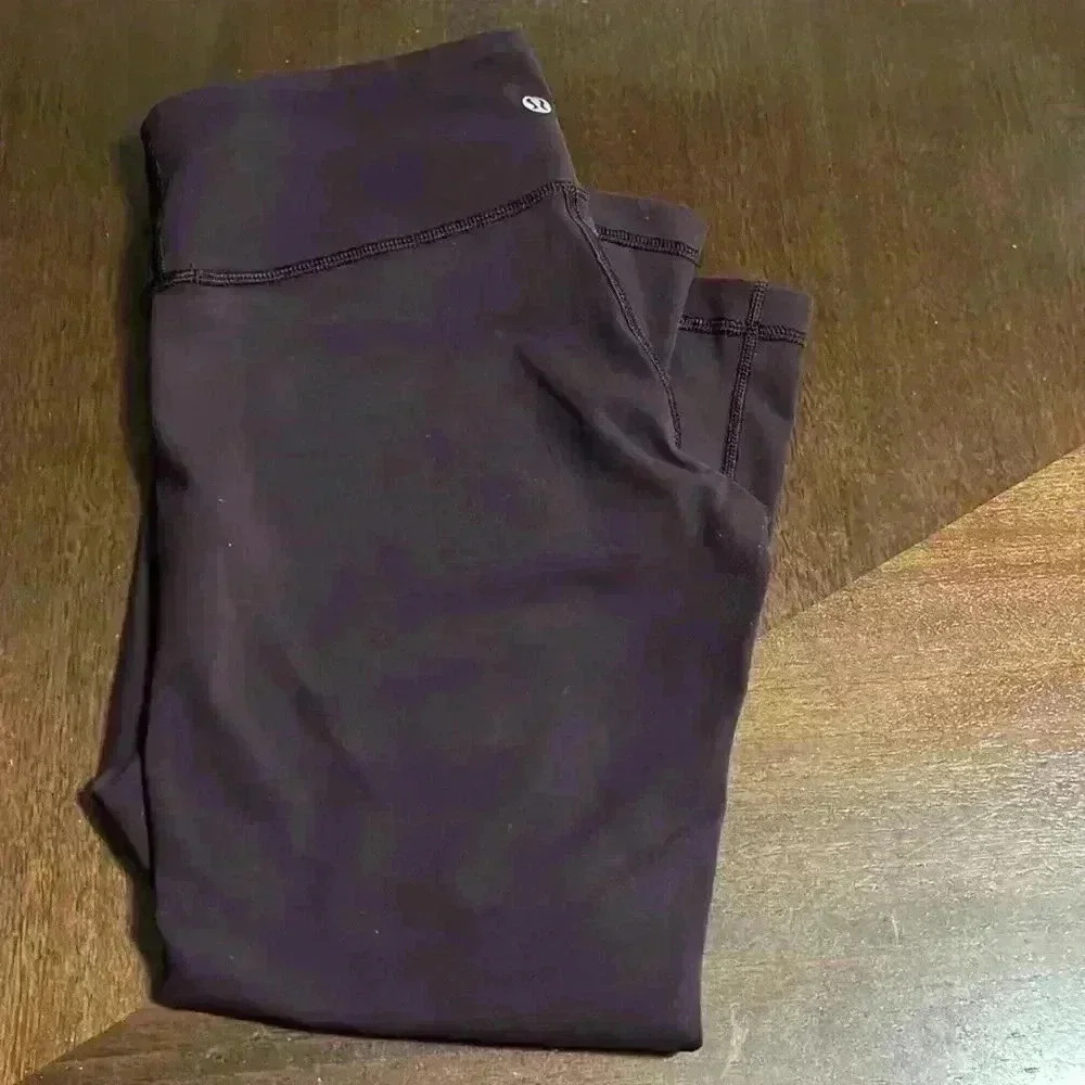 LULULEMON ATHLETICA Wunder Under Crop in Black Cherry - Picture 3 of 6